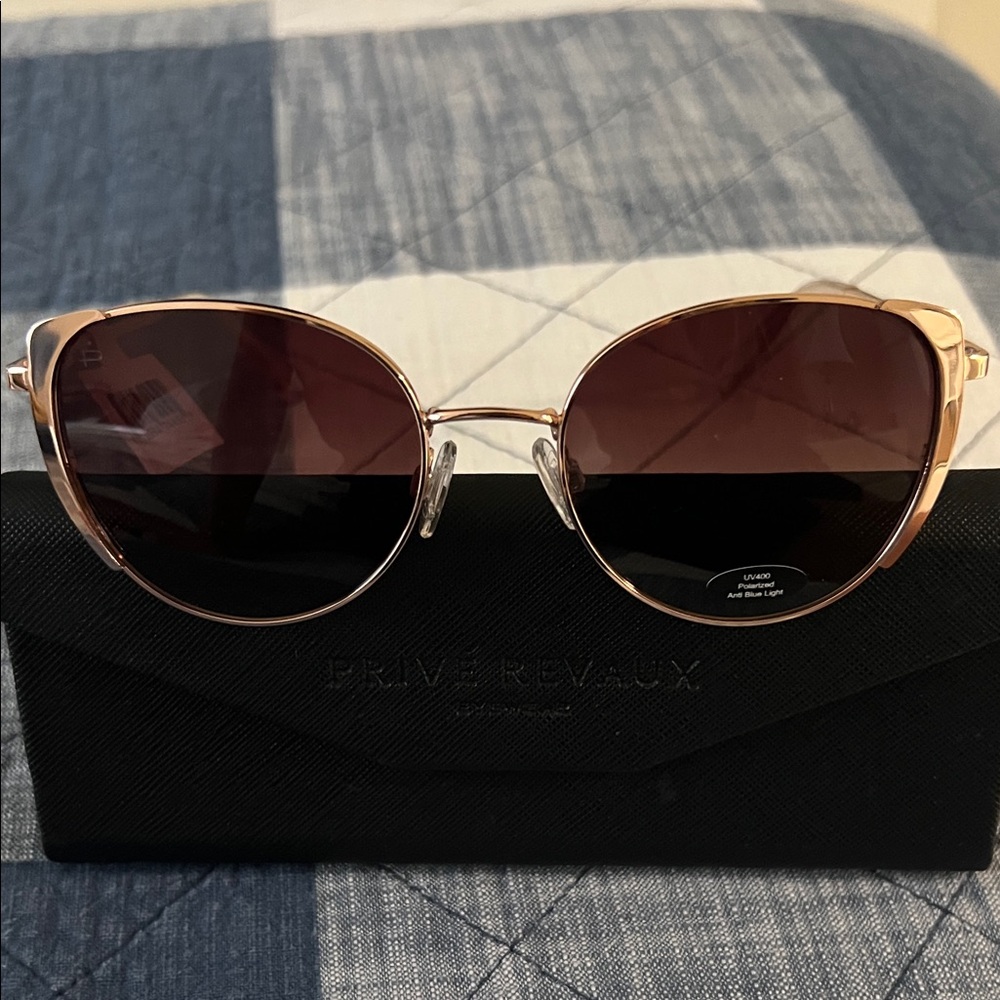 Prive revaux Women's sunny isles rose gold Sunglasses nwt and case